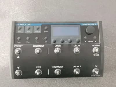 TC Helicon Voicelive 2 - nur im Studio (kein Fuß) benutzt - sieht aus wie neu