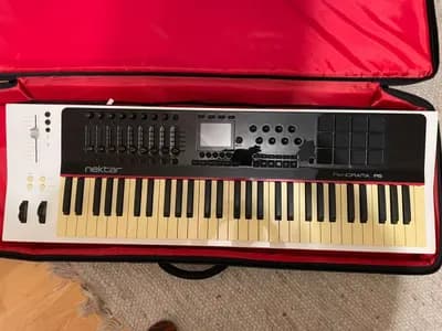 Nektar Panorama P6 Advanced Midi Keyboard / DAW-Controller inkl Pedal, Rucksacktasche / Aufbewahrungstasche und Keyboardständer