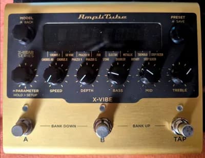 Neuwertig + OVP : IK Multimedia AmpliTube X-Vibe multi-effects
