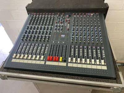Soundcraft LX7 analoges Mischpult