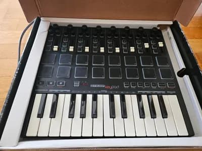 USB MIDI Keyboard - Reloop Keypad