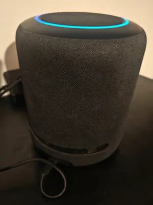 Amazon Echo Studio - WLAN & Bluetooth Smart Speaker / Lautsprecher mit 3D-Audio & Dolby Atmos