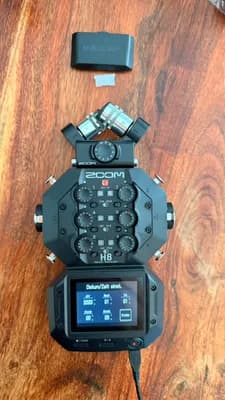 Zoom H8 Field Recorder (8-Kanal Multitrack Audio Recorder) inkl. XYH-6 Mikrofon