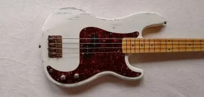 LORENZ Precision Bass E-Bass| Made in Austria | 60s Relic Cream over darkened Swamp-Ash Wood | Mit handgewickeltem Lorenz Pickup | Leicht 3,7 kg | NEU 35% unter Normalpreis