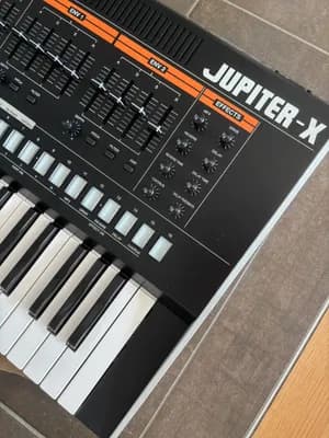 Roland Jupiter X 61 Tasten SYNTH UNBENUTZT & NEU mit OVP