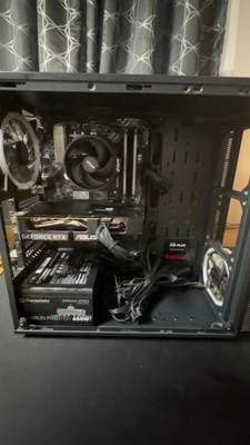 Gaming-PC Komplett-Setup mit RTX 5060, LG Monitor & Rode NT1-A Mikrofon