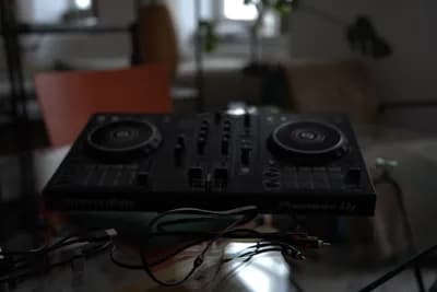Pioneer DDJ-400 DJ-Controller - 1A Zustand, wie neu