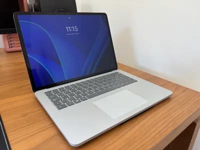 Microsoft Surface Laptop Studio i7 | 16 GB | 2 TB SSD | RTX 3050 Ti | Win 11 Pro | inkl. Slim Pen 2