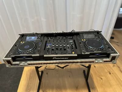 Pioneer DJ Profi-Set: 2x CDJ-2000 & DJM-900 Nexus im Custom-Flightcase