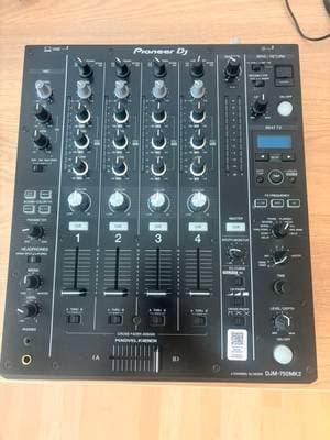 Pioneer DJM-750MK2 4-Kanal Mixer + Flightcase