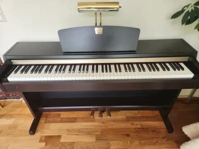 Yamaha Clavinova E-Piano/ Klavier dunkel braun