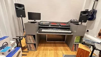 High-End DJ-Pult & Studio-Workstation - Tischler-Maßanfertigung (NP -)