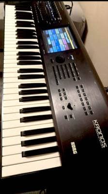 Korg Kronos 4GB Music Workstation