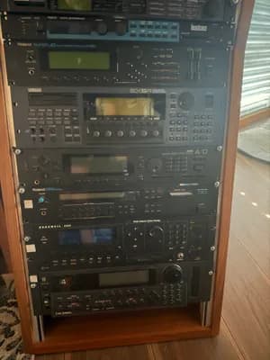 Synthezeiser Sammlung wegen Hobbyauflösung