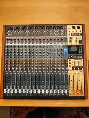 (reserviert) Tascam Model 24 -Digital Analog 22 Kanal Mischpult/24 Spur Recorder inkl. Zubehör/ alles fabriksneu und unbenutzt/2 Monate alt! Thomann Garantie 31.8. 2029! NP:1225€