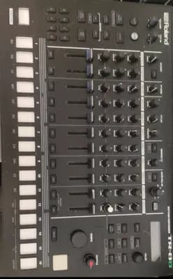 Roland TR8S