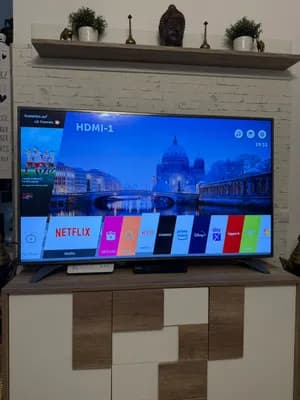 Fernseher LG ULLTRA HD Smart-TV UH650V 65 Zoll Maße 1461x845(900) Mod.11/2016