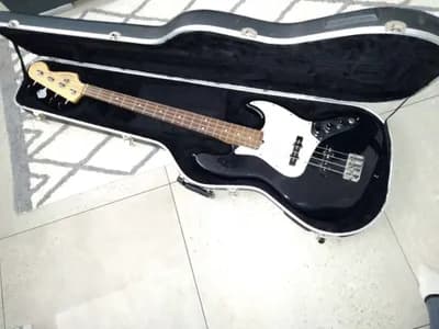 Neuer Preis: Fender Jazz Bass USA mit Case