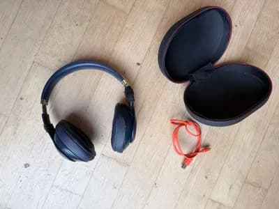 Apple Beats Studio3 Wireless Over-Ear Headphones