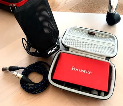 Studio-Bundle: Focusrite Scarlett 4i4 + Rode NT1 + Philips Fidelio X2HR