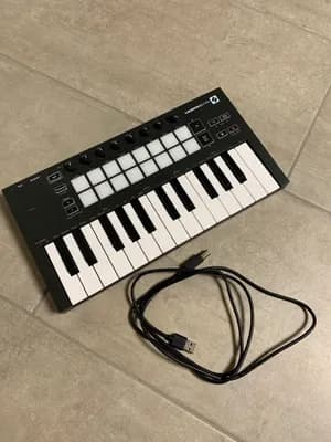 Novation Launchkey Mini MK3 Keyboard inkl. OVP