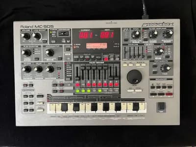 Roland Groovebox MC-505 MC505 MC 505 / synthesizer / synth / drum machine / sequencer / + Smart Media Card (optional)