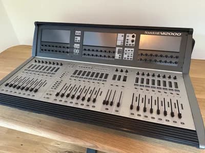 Soundcraft Soundcraft Vi2000 Digitalpult + Original Stagebox + Rack - Top-Zustand, 2x MADI VI 2000