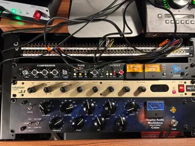 API 2500 Bus Compressor