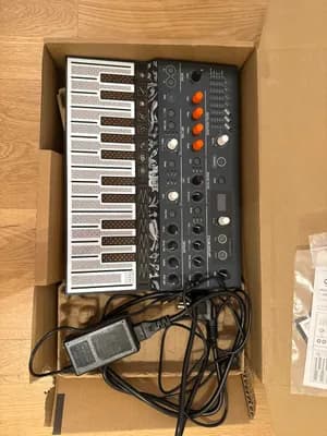 Arturia MicroFreak Synthesizer inkl. OVP - Top Zustand