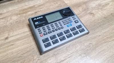 Alesis SR-18 Drum Machine - neuwertig, kaum benutzt