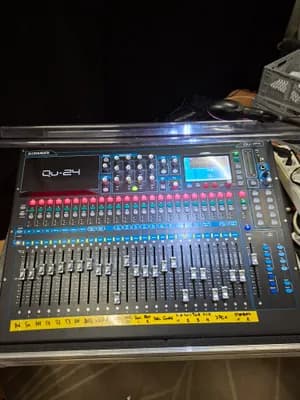 ALLEN & HEATH QU24 inkl Harddustcover und Case