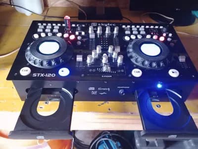 Dj Controller mit Lautsprecher