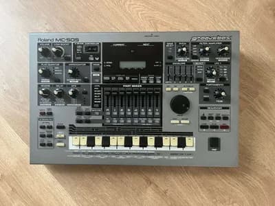 Roland MC-505 Groovebox