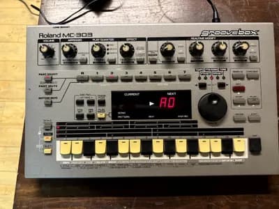 Roland 303 groovebox