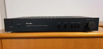 R O T E L AMPLIFIER RA-820 BX um 0 0