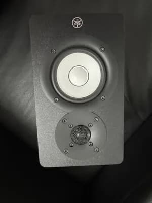 Yamaha HS3 - Lautsprecher und Fokusrite Scarlett Solo inkl. Kabel