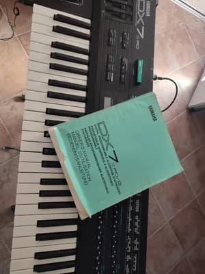 Yamaha dx7 II