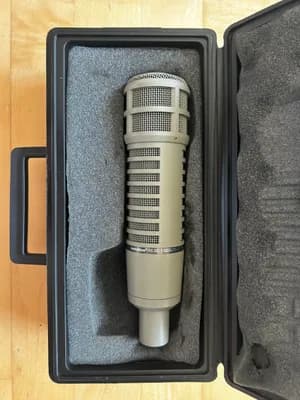 Electro-Voice RE20