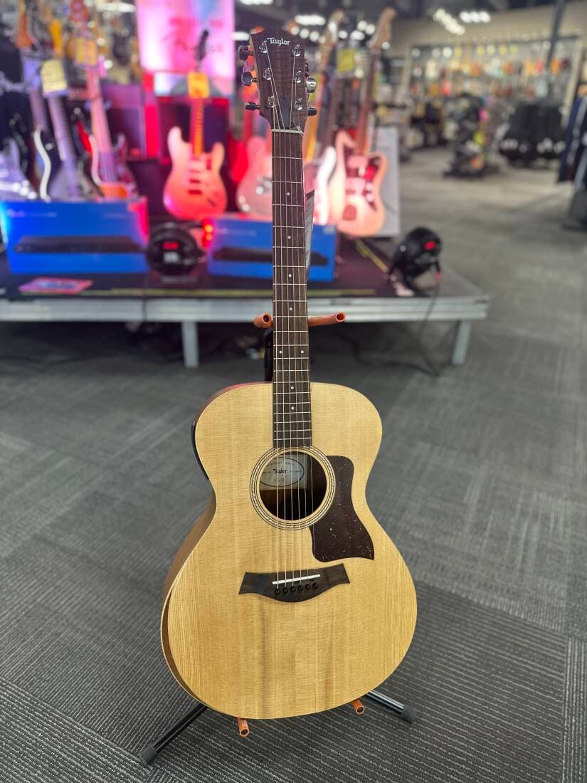 Taylor Guitars - ACADEMY 12E V4