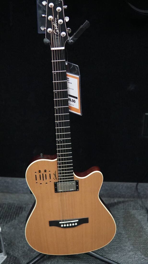 Godin Guitars - G30293