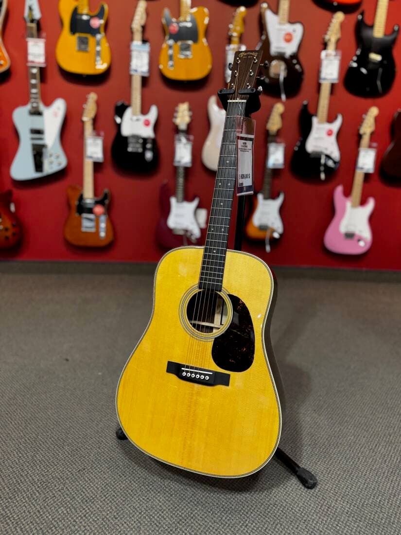 Martin Guitars - D28 BILLY STRINGS