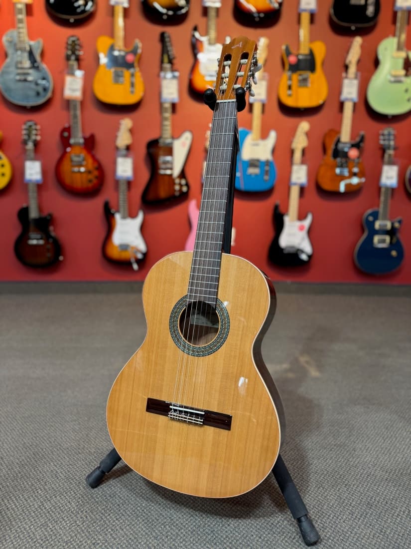 Almansa - CLASSICAL CEDAR/LAM MAHOGANY