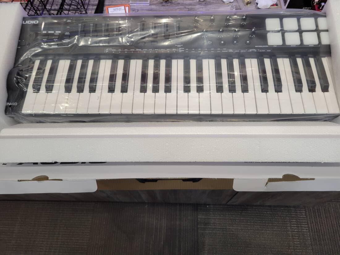 MAUDIO Oxygen49 Midi Controller
