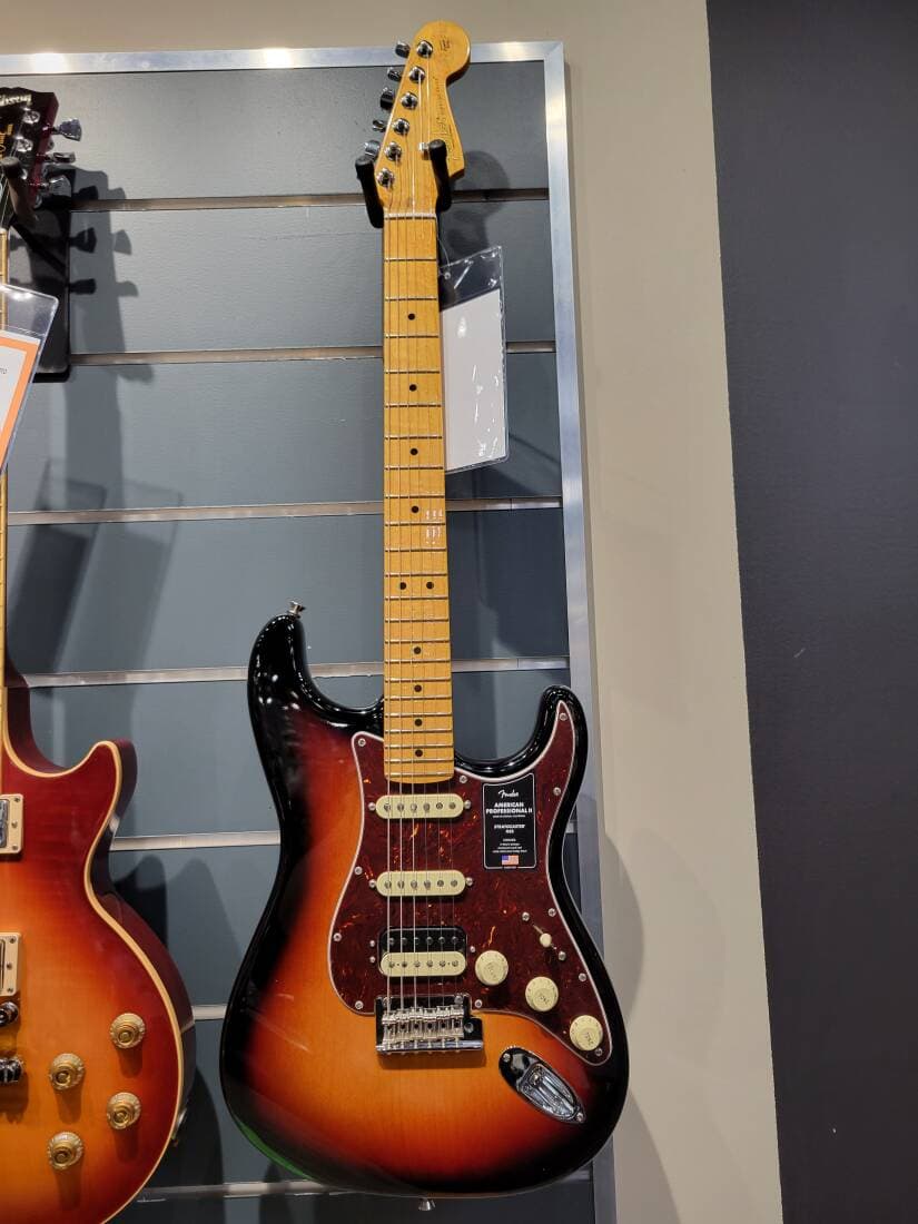 FENDER AM PRO II STRAT HSS MN 3TSB