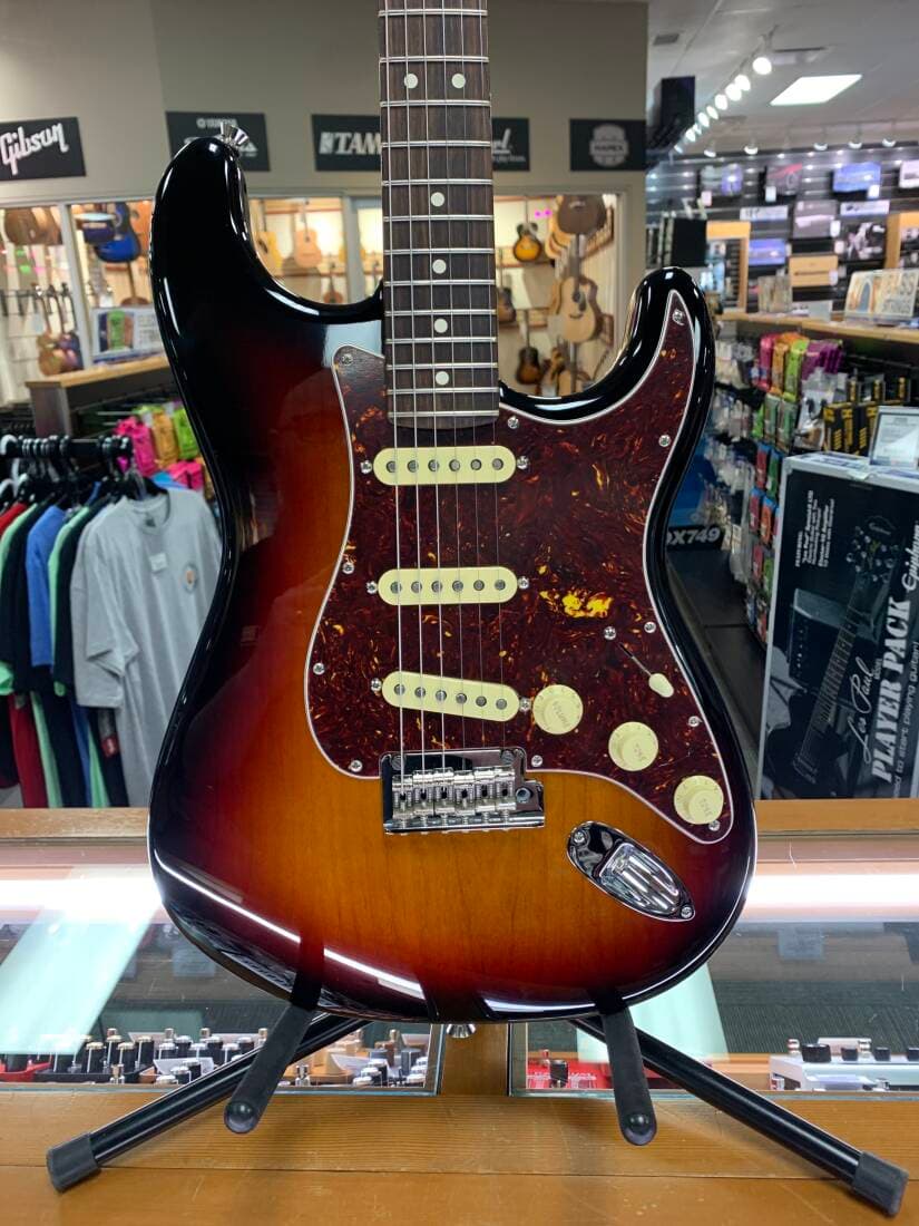 Fender - 011-3900-700