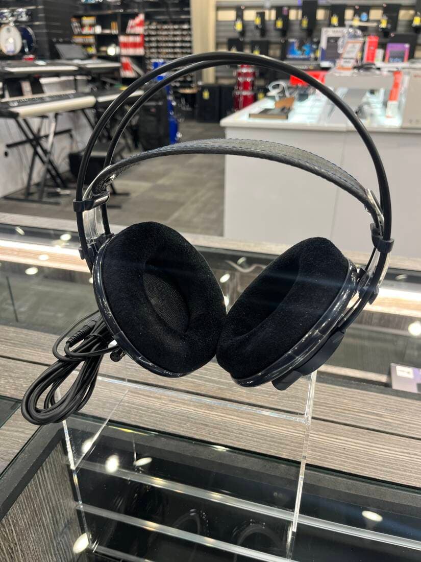 AKG - K702