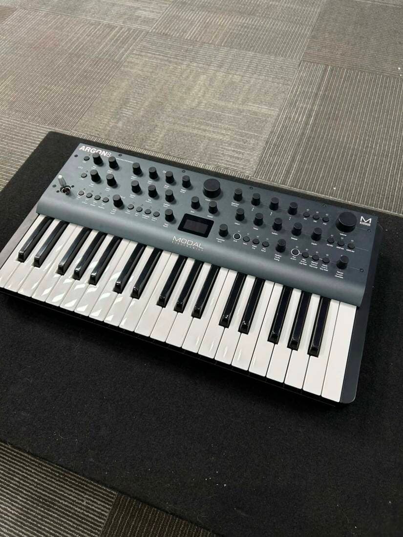Modal Electronics - ARGON8