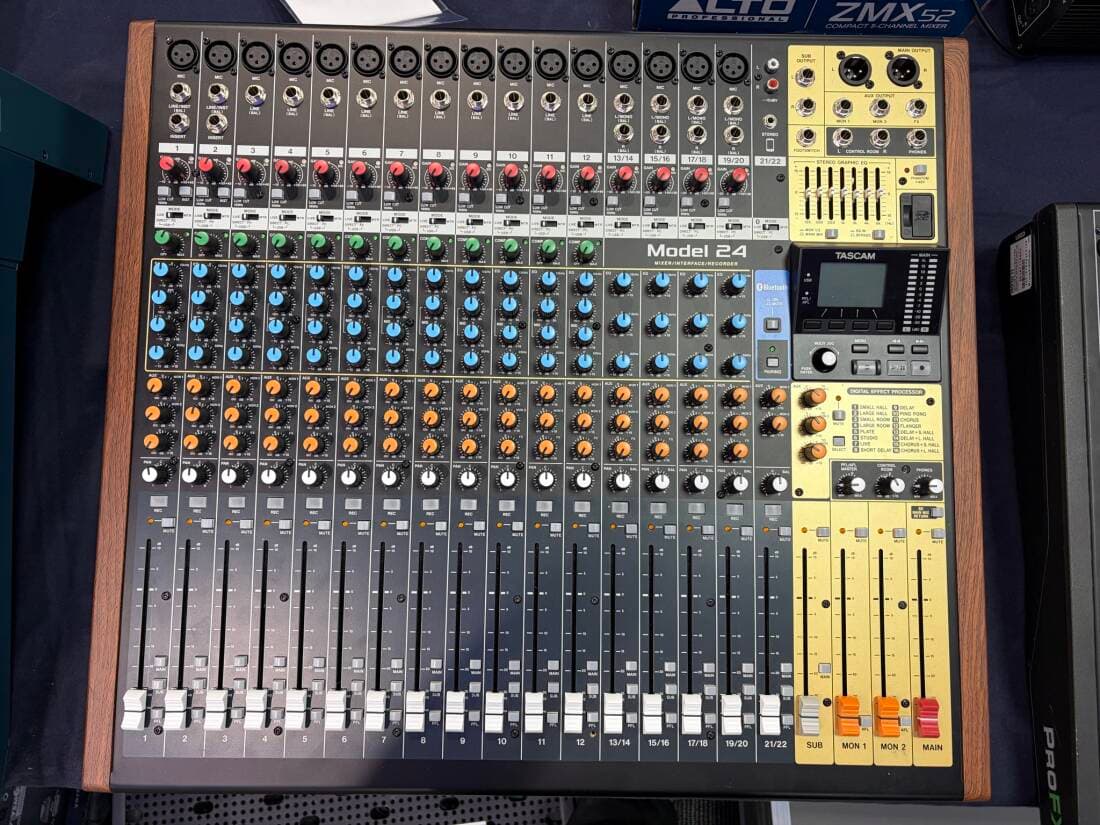 Tascam - MODEL 24