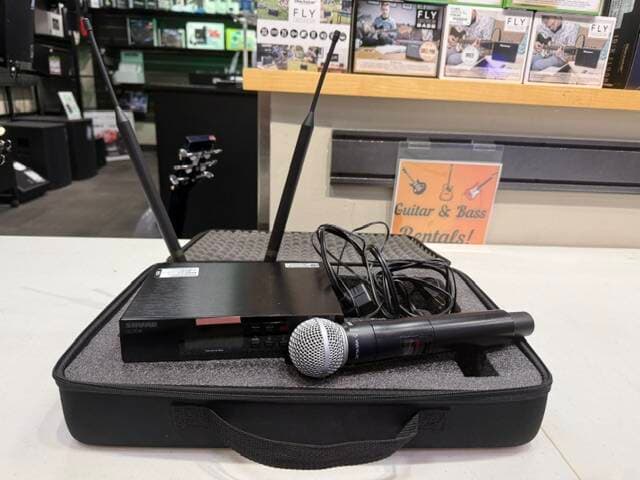 SHURE HANDHELD WIRELESS MIC SYSTEM
