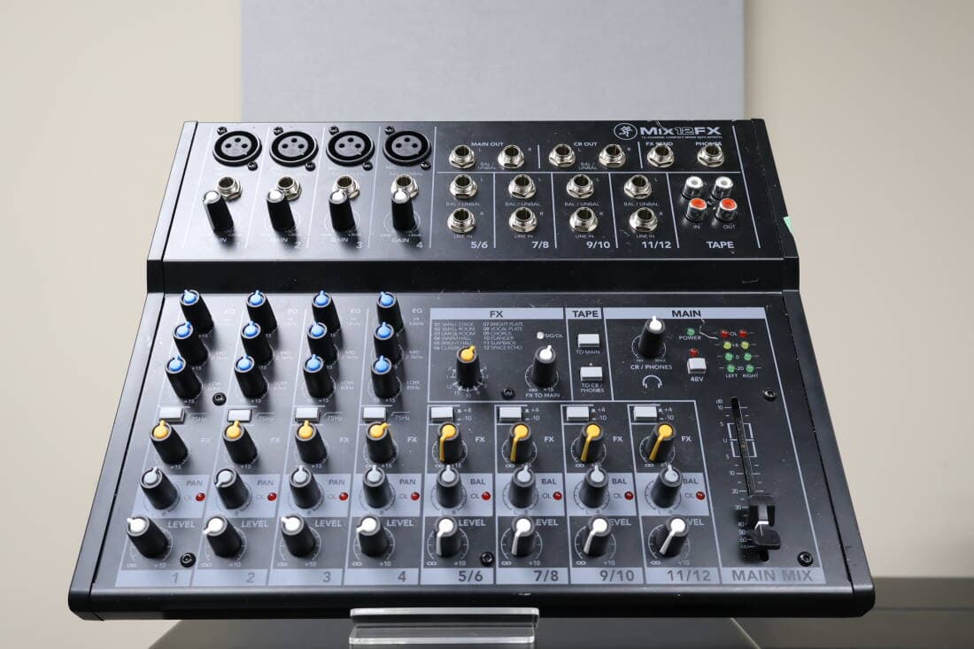 Mackie - MIX12FX